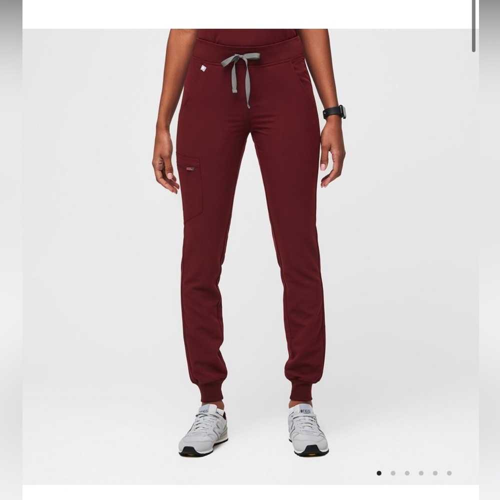 Figs Zamora Jogger Scrub Pants - Burgundy